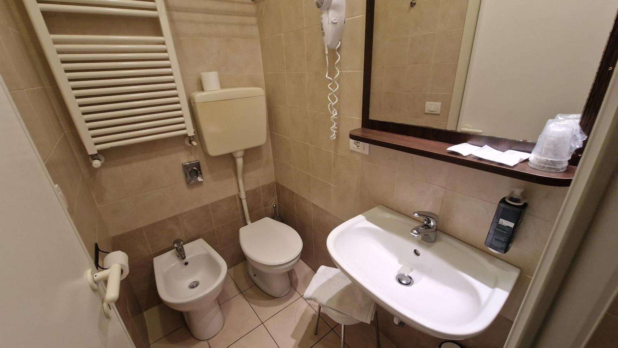 רימיני Hotel Alibi מראה חיצוני תמונה
