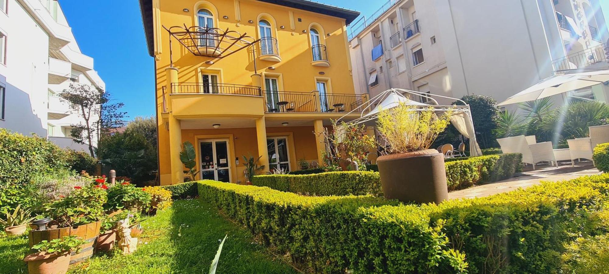 רימיני Hotel Alibi מראה חיצוני תמונה